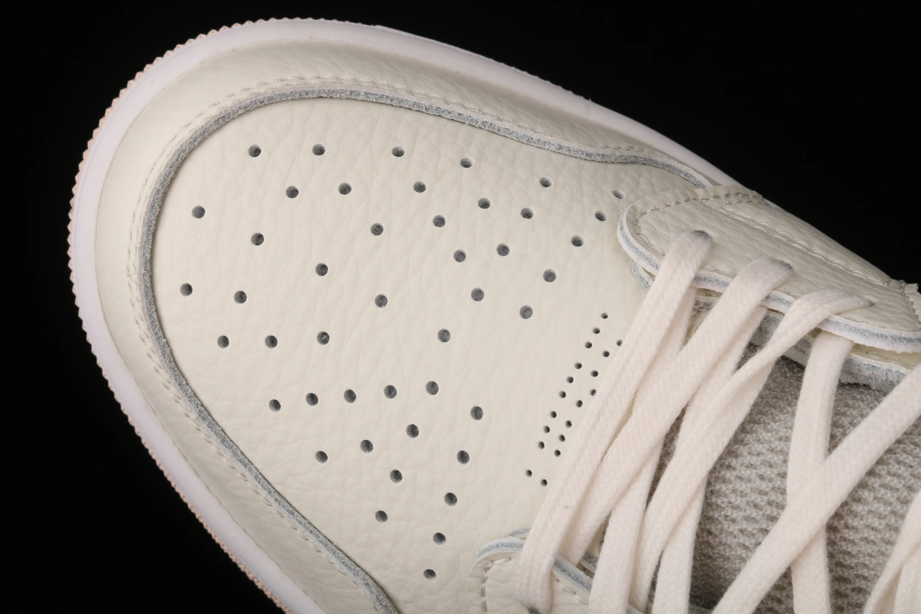 All categories Air Jordan Jordan series basketball shoes Air Jordan 1 High G version Air Jordan 1 Zoom Air CMFT AJ1 Joe 1 Pearl White high-top basketball shoes CT0979-107